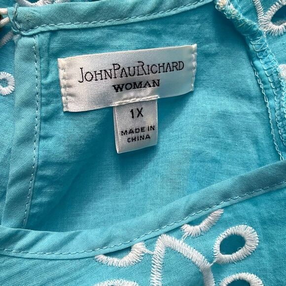 Aqua Eyelet Top with Embroidered Front and Bell Sleeves size 1X - Picture 5 of 6